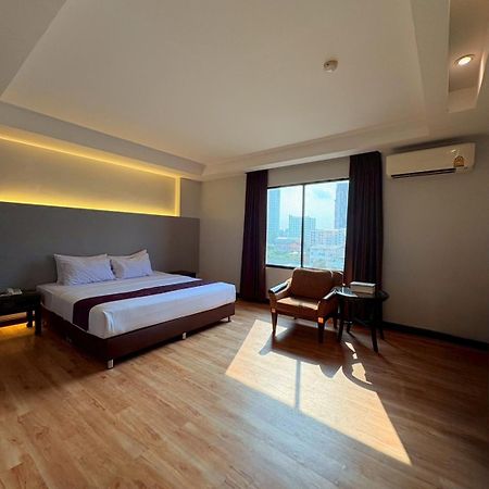 Atrium Boutique Hotel Bangkok Buitenkant foto